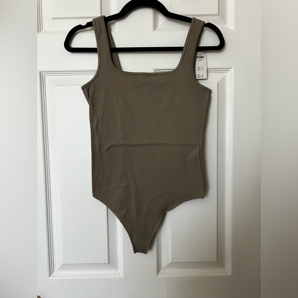 NWT Abercrombie Cotton Ribbed Seamless Squareneck Bodysuit - Picture 3 of 7